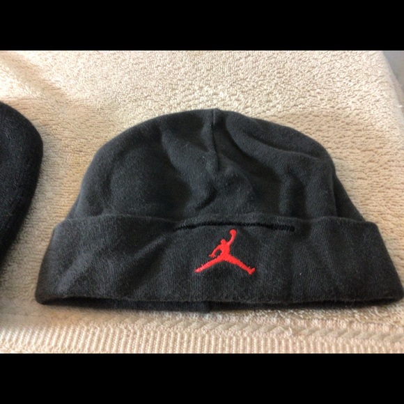 Cute Set of 2 Infant Boys Sz 0-3 M Gray & Blk Hats - Picture 2 of 11